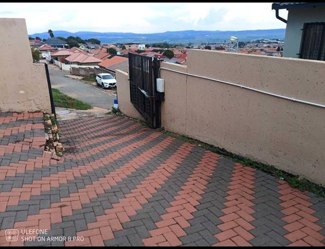 3 BEDROOM HOUSE FOR SALE IN NATURENA